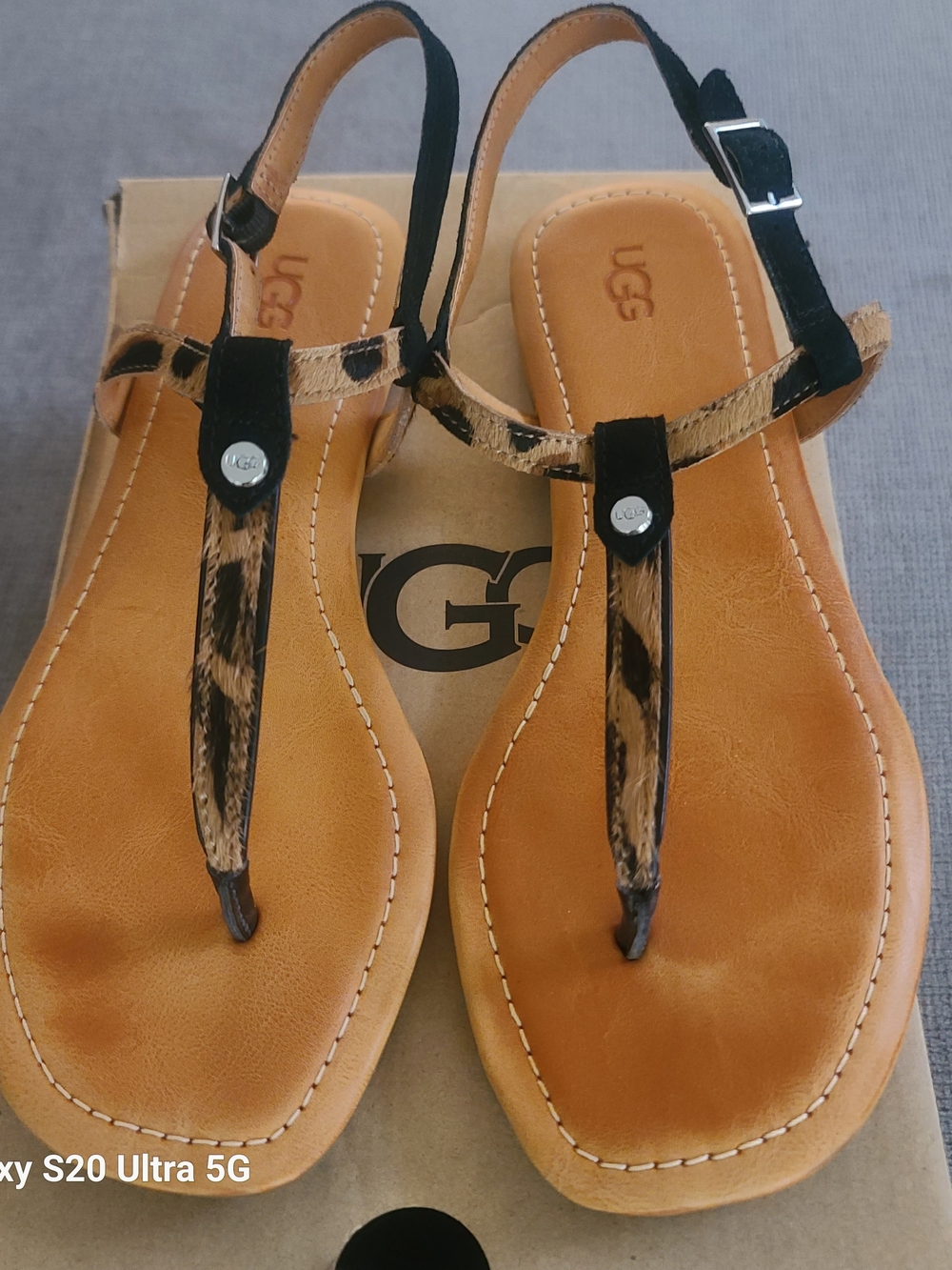 UGG Women's Black & Tan Leopard-Print T-Strap Sandals
